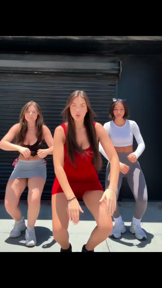 Bulin 47 Dance AI: Do the Dame Hombro Dance From One Photo — AI meme template preview