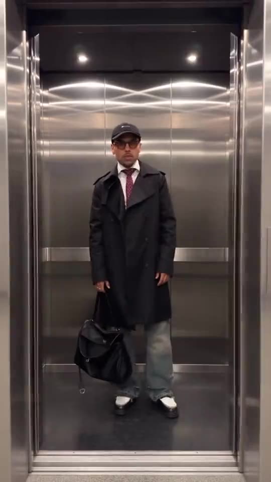 Elevator Outfit Change AI: The Doors Close, a New Outfit Steps Out Tutorial — RemixMeme Guide