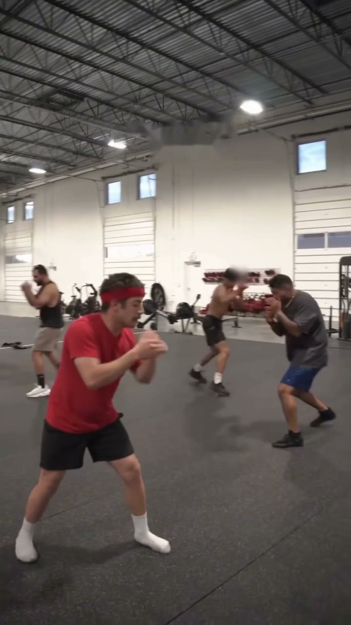 How to Make the Knocked Out Shadow Boxing Video on RemixMeme