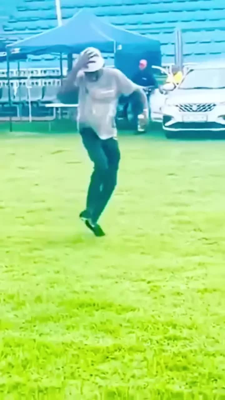 Ngifuna Wena Dance — AI meme template preview