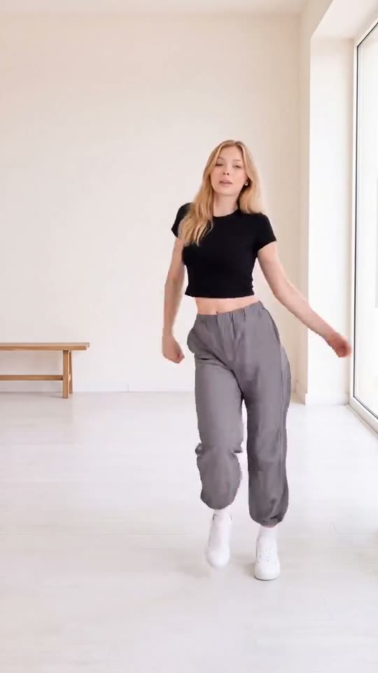 WywMySweetie Dance AI: Do the Come Back and Back Trend — AI meme template preview